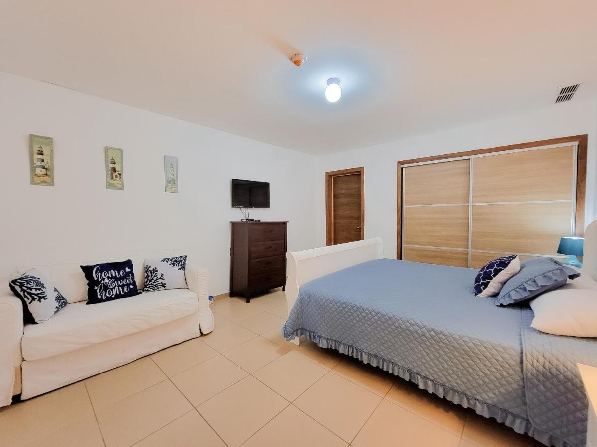 Marbella Beachfront 2Br Apt Хуан Долио Екстериор снимка